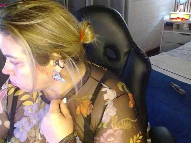 bella-savati Live Webcam on BongaCams