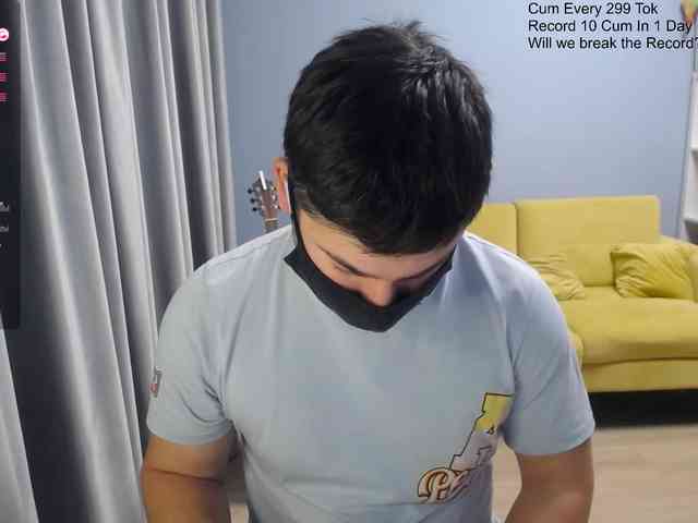 TomGuys Live Webcam on BongaCams