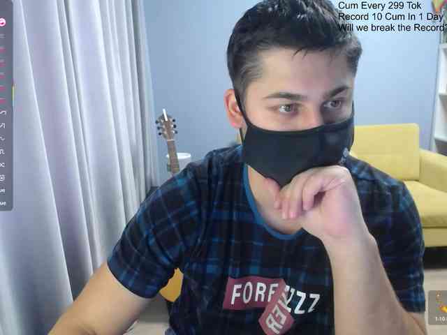 TomGuys Live Webcam on BongaCams