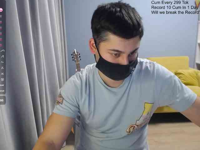 TomGuys Live Webcam on BongaCams