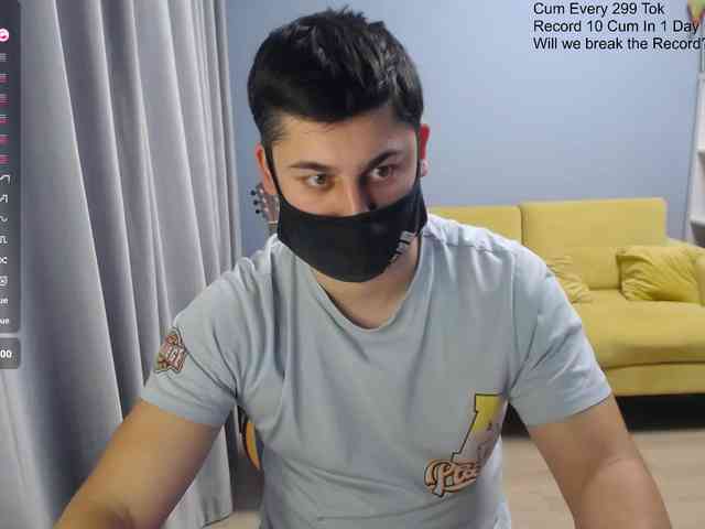 TomGuys Live Webcam on BongaCams