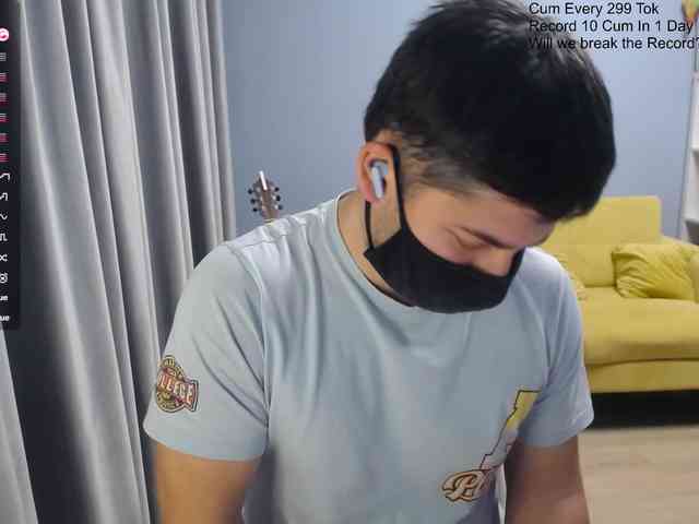 TomGuys Live Webcam on BongaCams