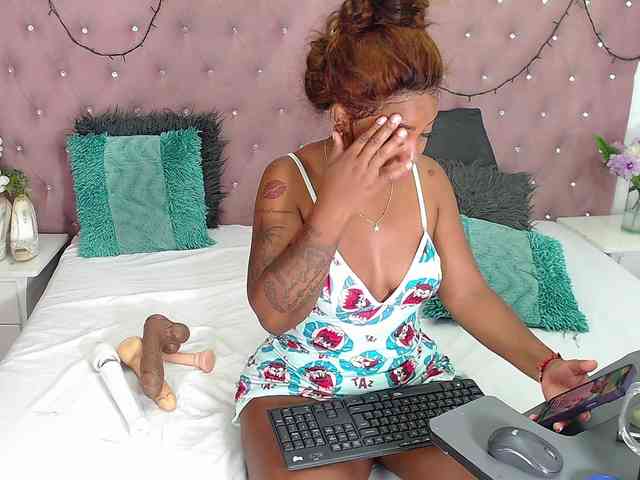 CharlotteWill webcam