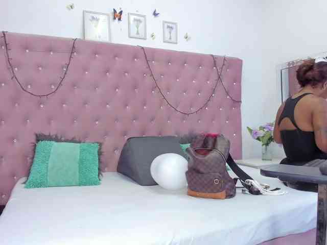 CharlotteWill webcam