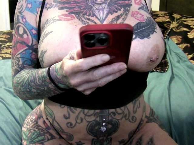 pamelagunns's BongaCams show and profile