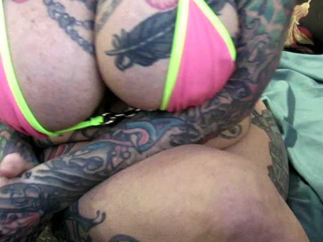 pamelagunns's BongaCams show and profile