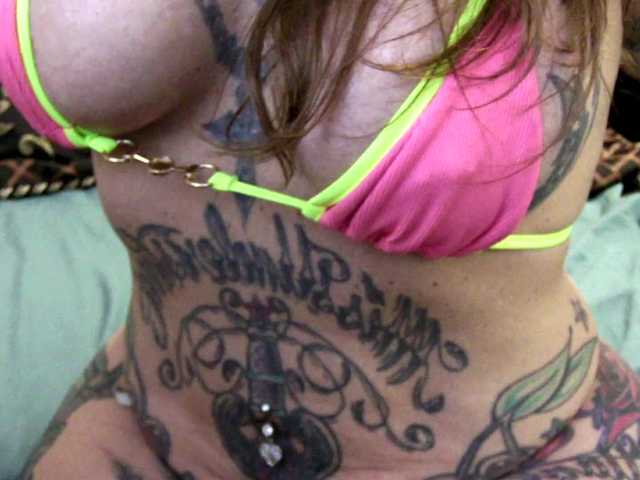 pamelagunns's BongaCams show and profile