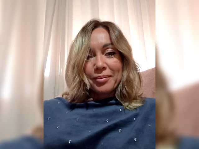 Elisa-bet's BongaCams show and profile