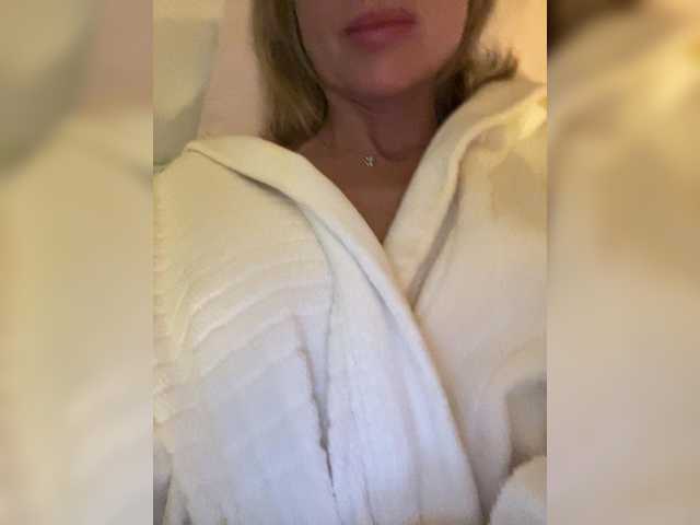 Elisa-bet's BongaCams show and profile