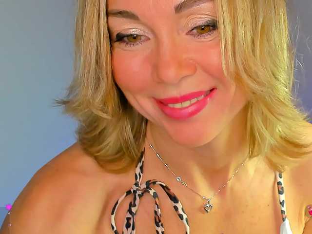 Elisa-bet's BongaCams show and profile