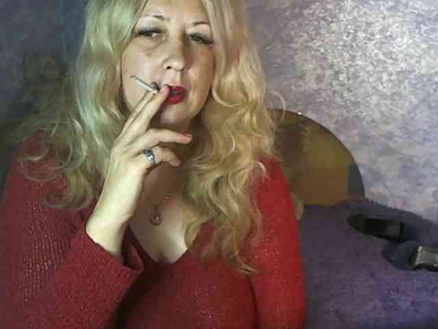 SoftGella Live Webcam on BongaCams