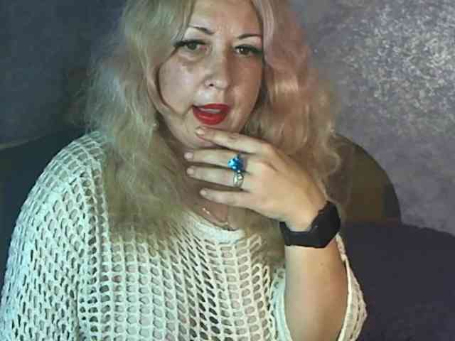 SoftGella Live Webcam on BongaCams