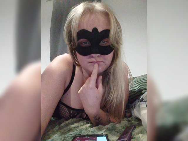 Nadin-03's BongaCams show and profile