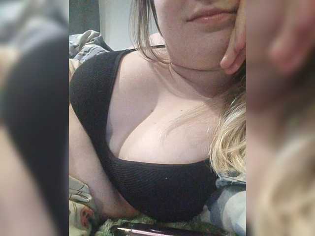 Nadin-03's BongaCams show and profile