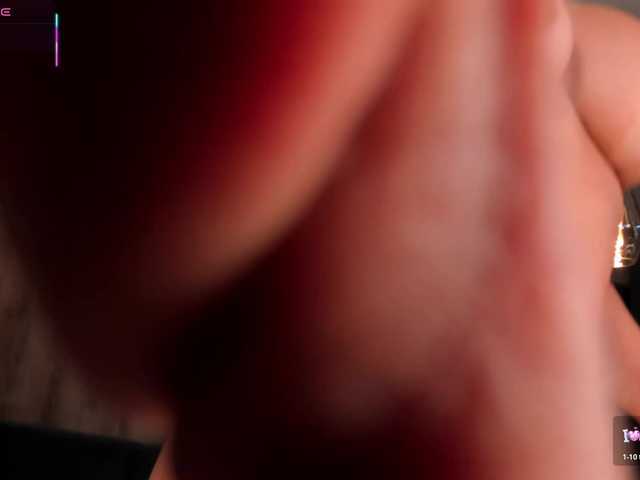 DannieSmith1's BongaCams show and profile