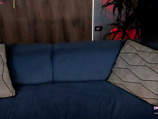 DannieSmith1's BongaCams show and profile