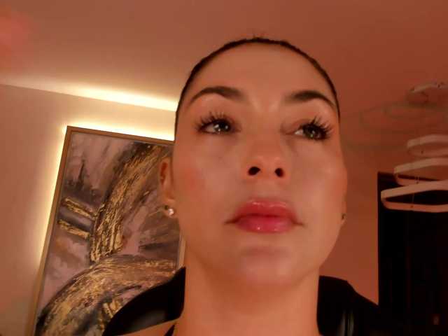 DannieSmith1's BongaCams show and profile