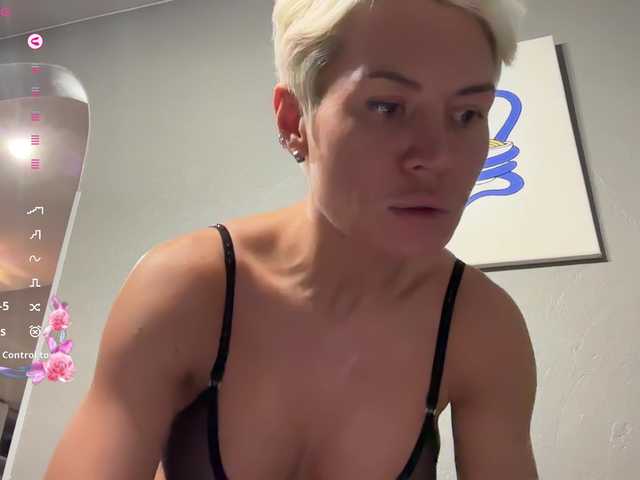 Preview of nikole_censori