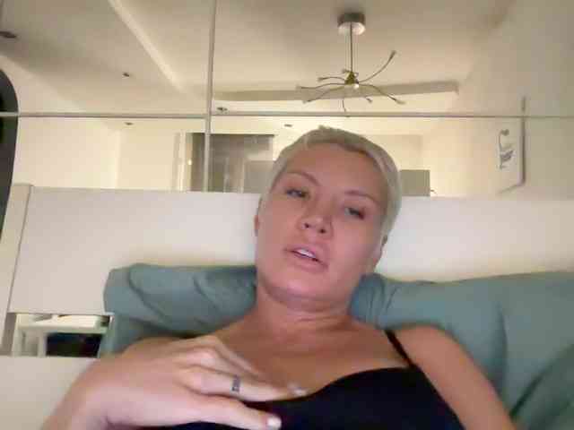 Nikole_FOX webcam