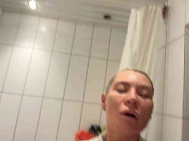 NIKOLE_Censori webcam