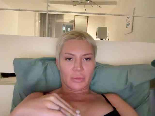 Nikole_FOX webcam