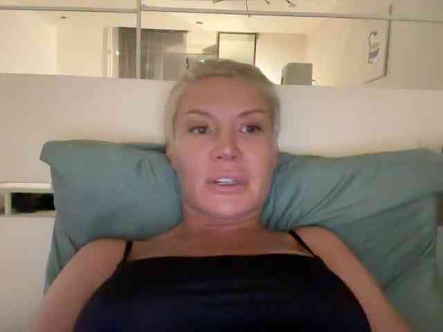 Nikole_FOX webcam