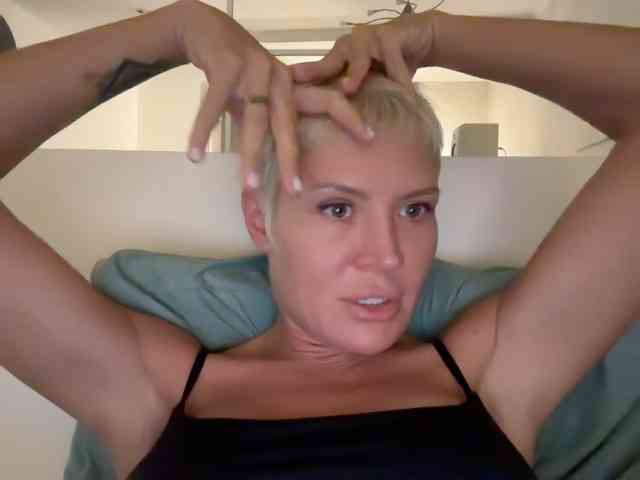 Nikole_FOX webcam