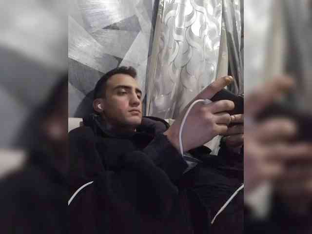 Rus (26, Middle_eastern Cam Boy) performing Live Sex.
