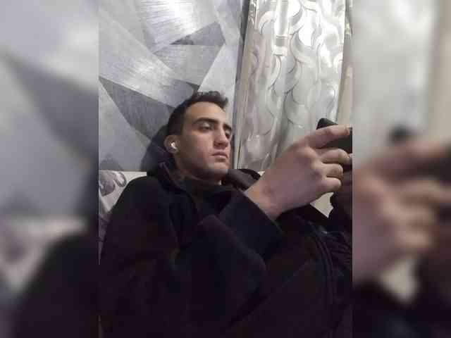 Rus (26, Middle_eastern Cam Boy) performing Live Sex.