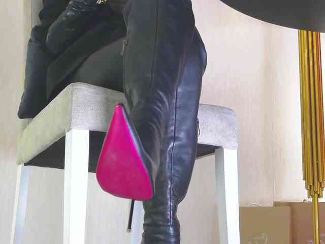 FemdomHeels Live Webcam on BongaCams