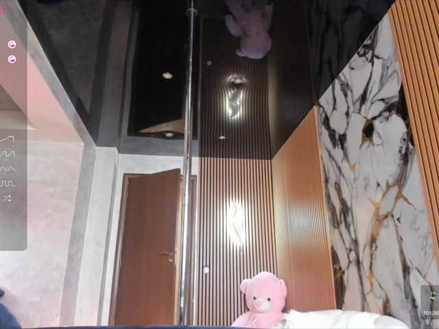 LisaAkira's BongaCams show and profile