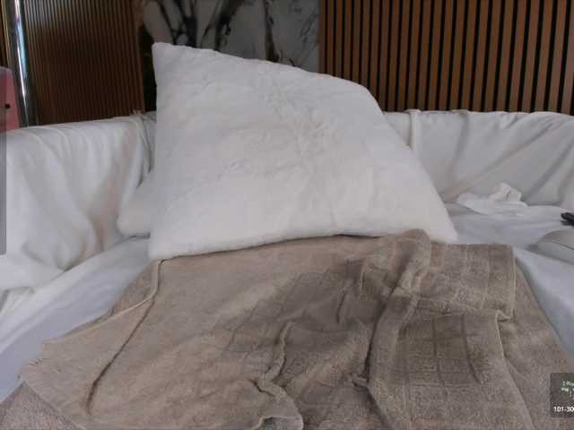 LisaAkira's BongaCams show and profile