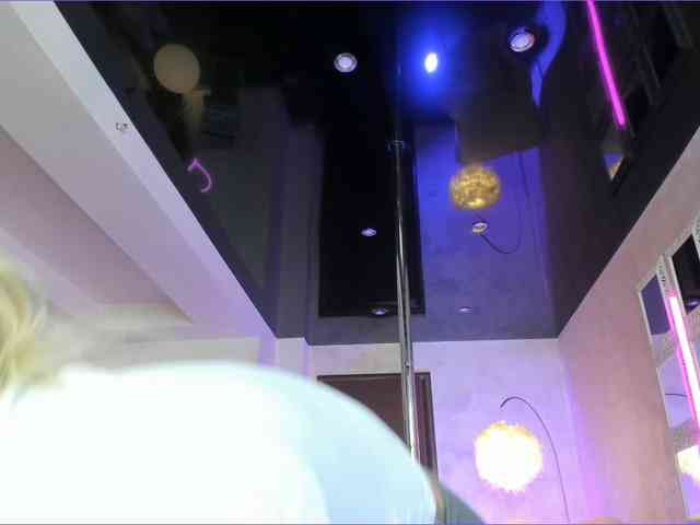 LisaAkira webcam