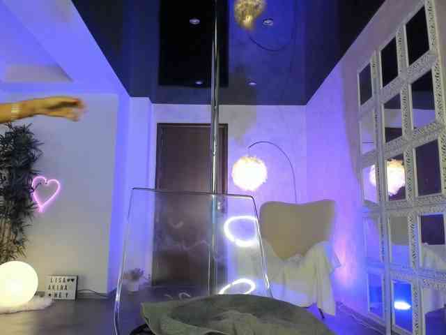 LisaAkira webcam