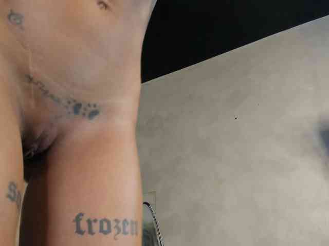 LisaAkira webcam