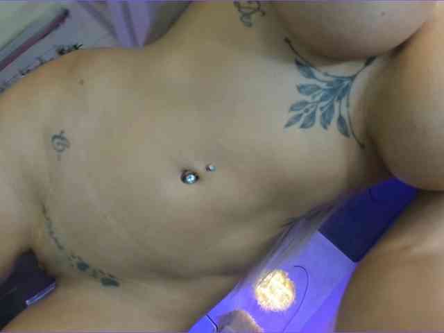 LisaAkira webcam