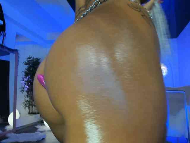 LisaAkira webcam