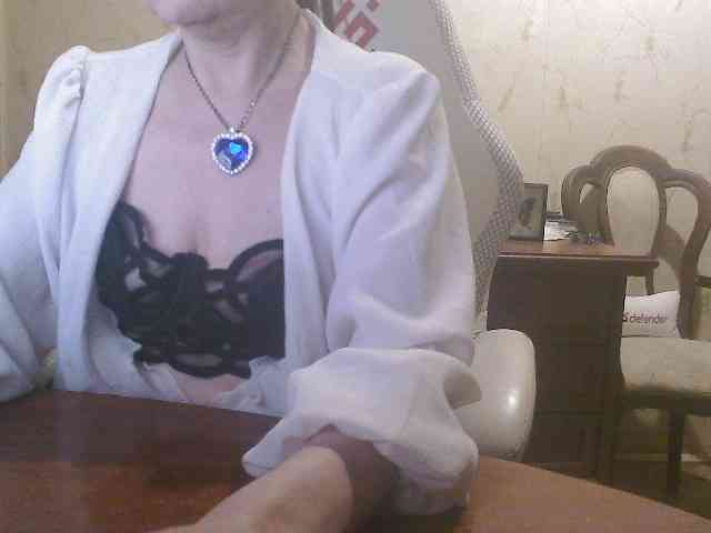 Shaved white, Shaved mature, Group chat for 40 tokens, Full privates for 30..., mature bonga 9