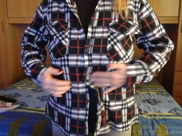 pussyboom11's BongaCams show and profile