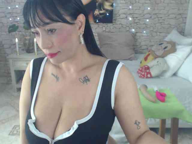 AlissonTyler webcam