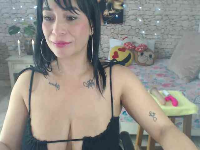 AlissonTyler webcam