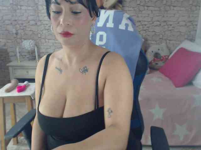 AlissonTyler webcam