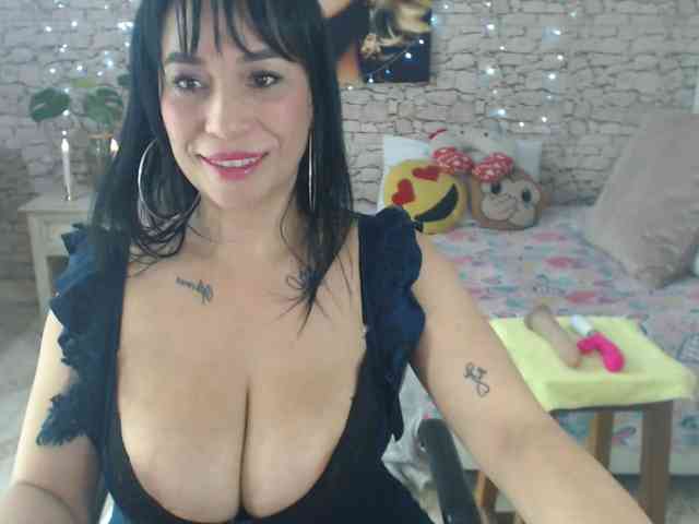 AlissonTyler webcam
