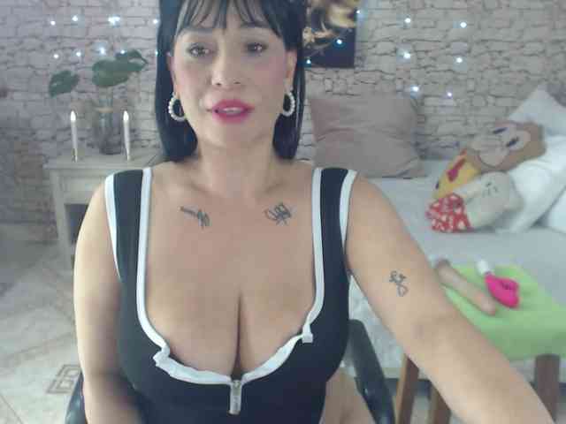 AlissonTyler webcam