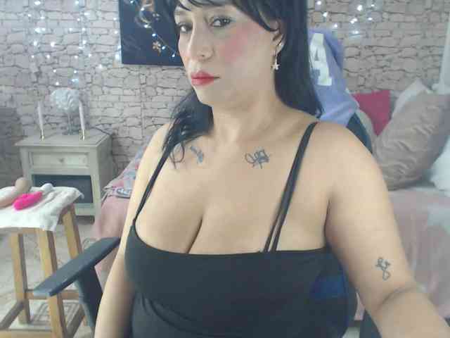 AlissonTyler webcam