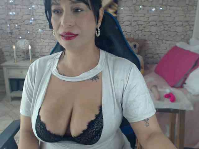 AlissonTyler webcam