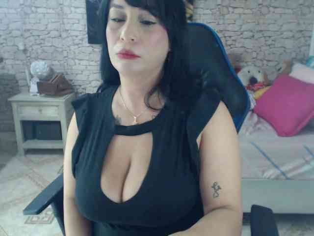 AlissonTyler webcam