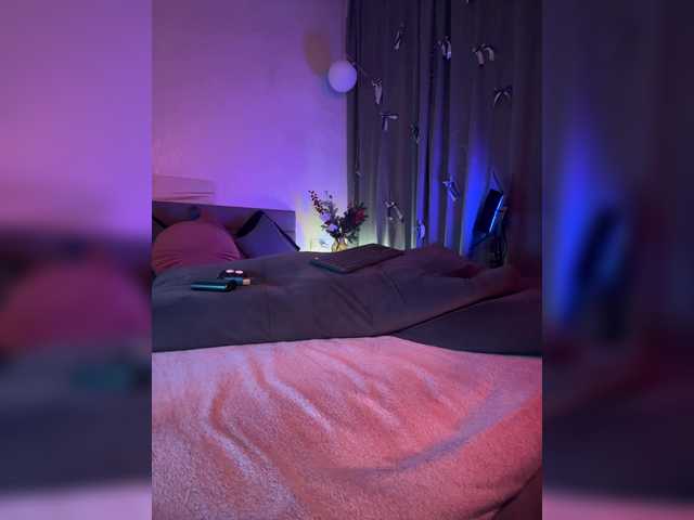 WhoreMira's BongaCams show and profile