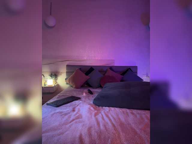 WhoreMira's BongaCams show and profile