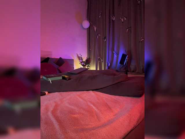 WhoreMira's BongaCams show and profile